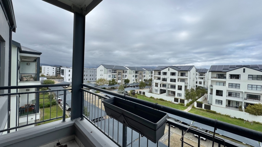 1 Bedroom Property for Sale in Paardevlei Western Cape